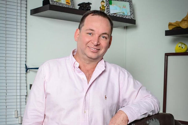 Cirugía mínimamente invasiva de columna en Barranquilla: Dr. Guido Pugliese liderando la innovación